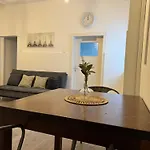 דירה Luva Homes Center, Free Private Parking *